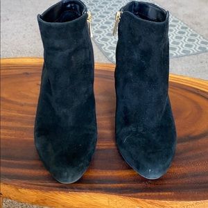 Jessica Simpson size 7 black suede wedge booties